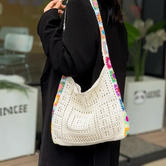 Retro Crochet Granny Square Floral Bag - Picture 4 of 9